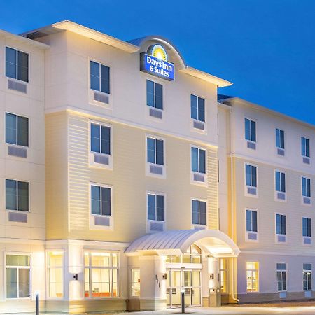 Days Inn & Suites By Wyndham Kearney Ne Εξωτερικό φωτογραφία