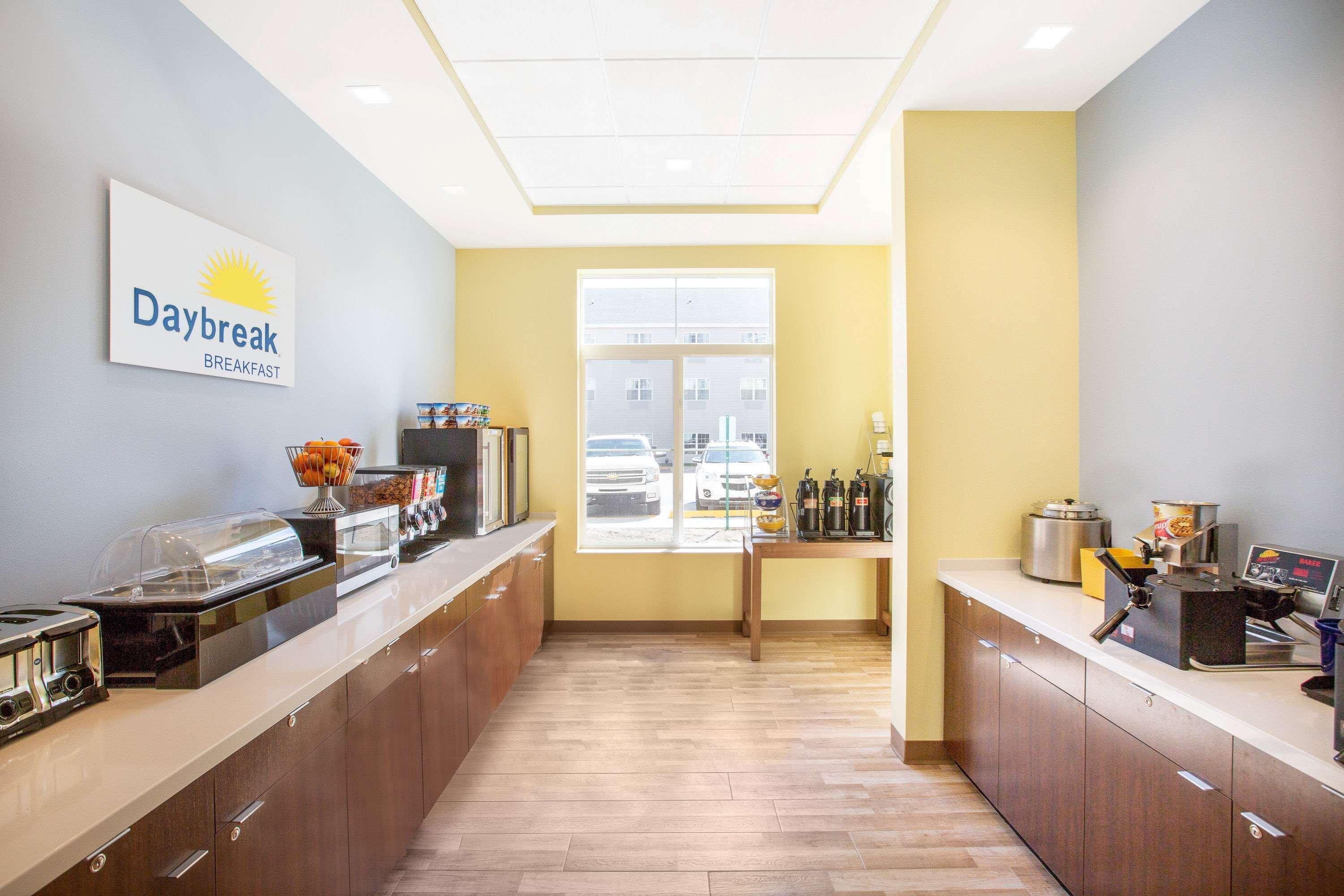 Days Inn & Suites By Wyndham Kearney Ne Εξωτερικό φωτογραφία