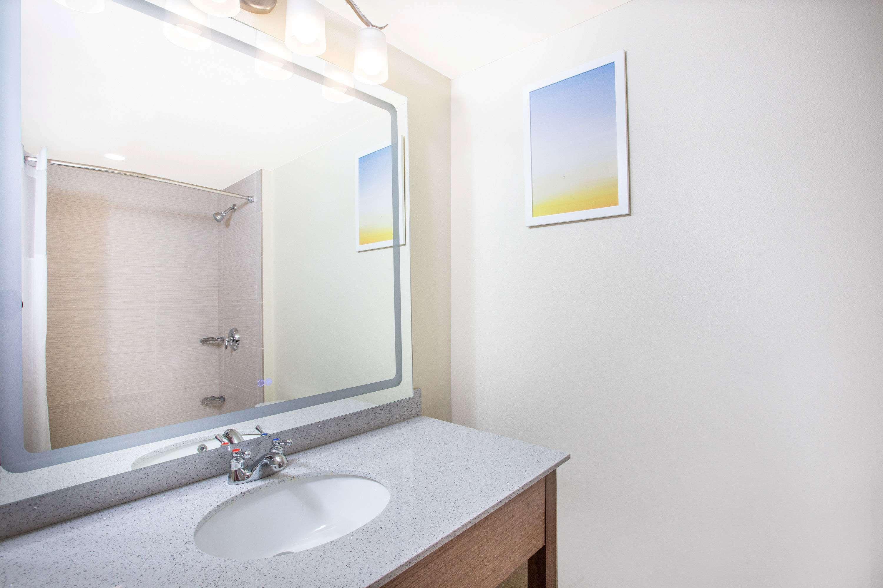 Days Inn & Suites By Wyndham Kearney Ne Εξωτερικό φωτογραφία