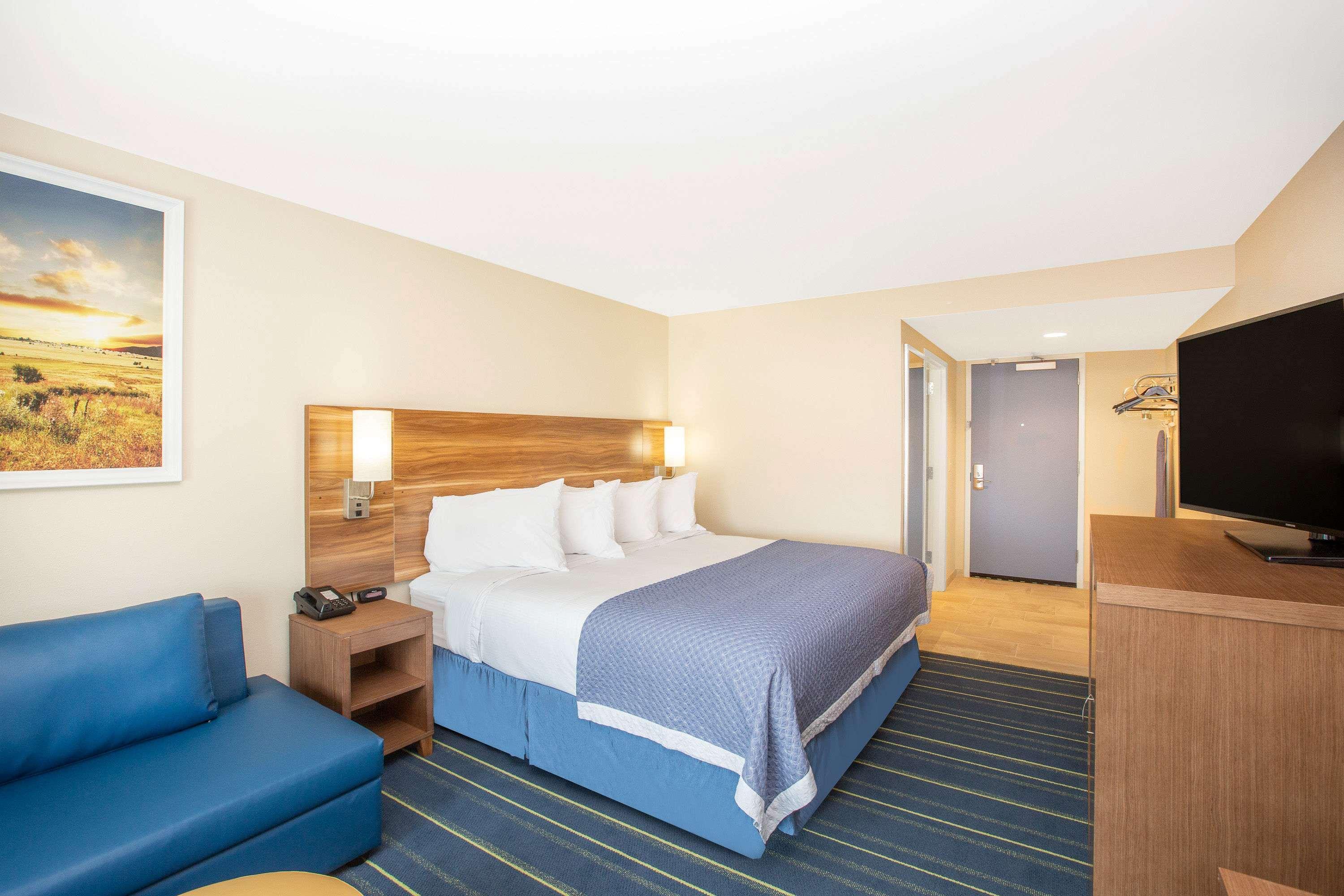 Days Inn & Suites By Wyndham Kearney Ne Εξωτερικό φωτογραφία