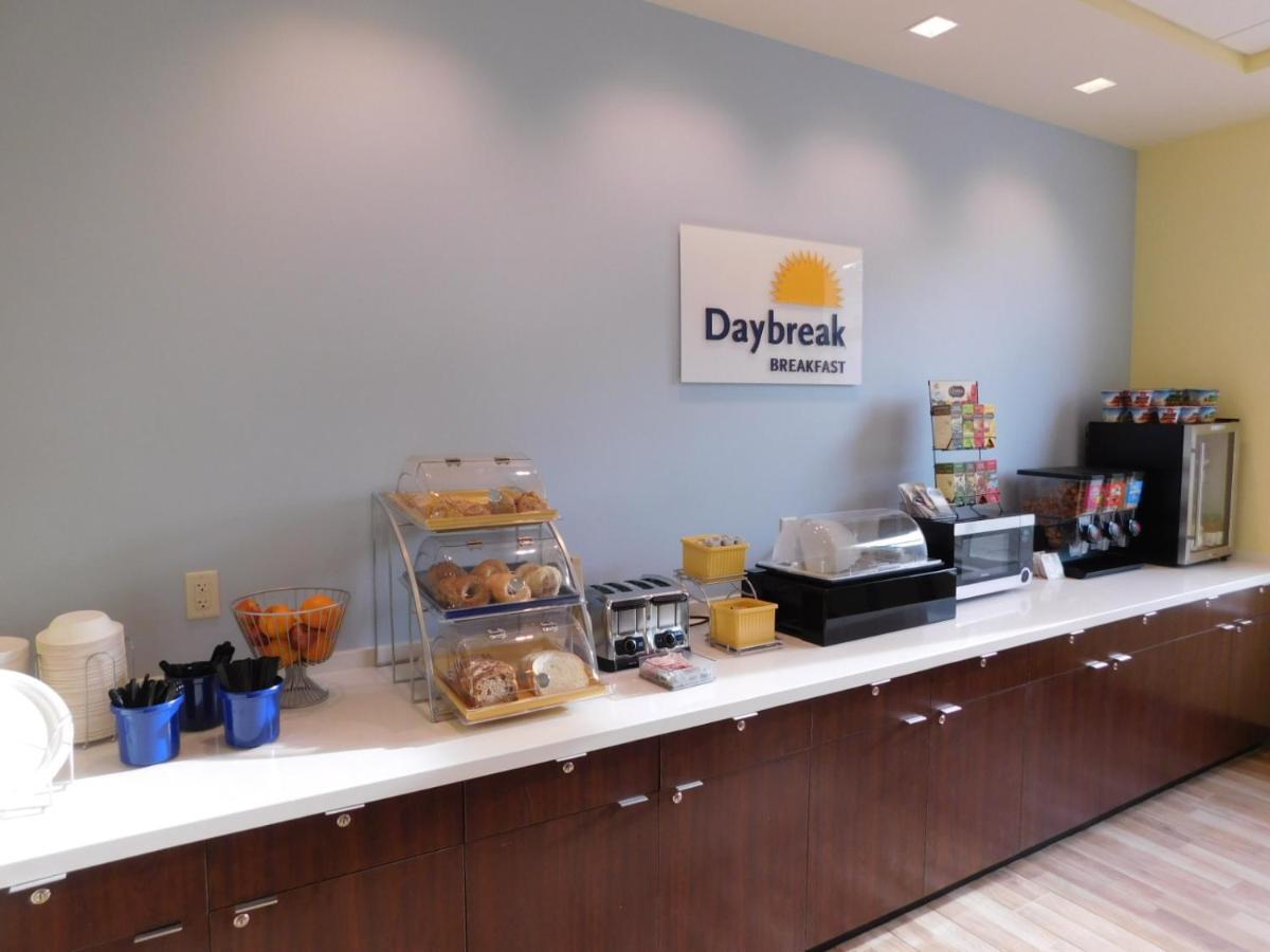 Days Inn & Suites By Wyndham Kearney Ne Εξωτερικό φωτογραφία
